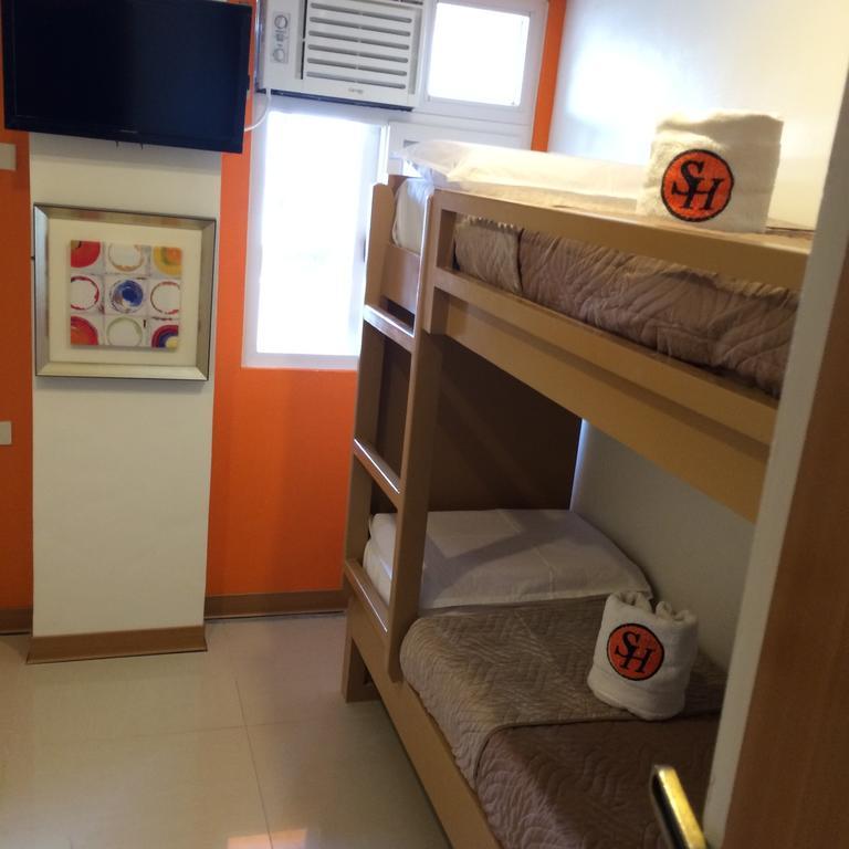 Stone House Hotel Pasay Dış mekan fotoğraf