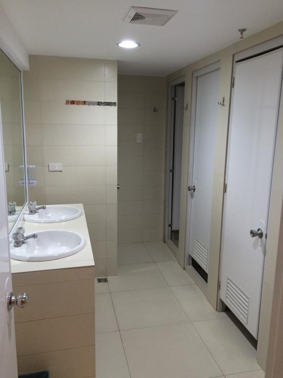 Stone House Hotel Pasay Oda fotoğraf