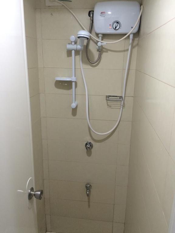 Stone House Hotel Pasay Oda fotoğraf