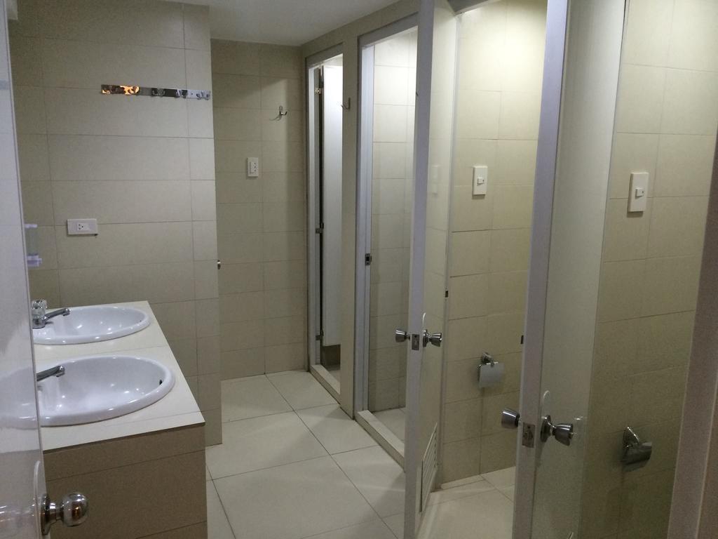 Stone House Hotel Pasay Dış mekan fotoğraf